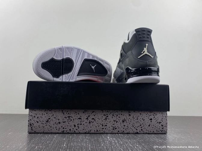 Official Maikesneakers 626969-030 4 Pack Retro Fear Jordan (2013) 0724